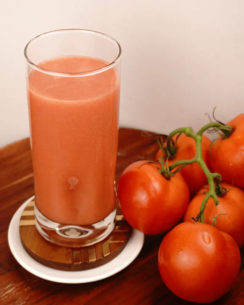 Low Calorie Raw Tomato Smoothie