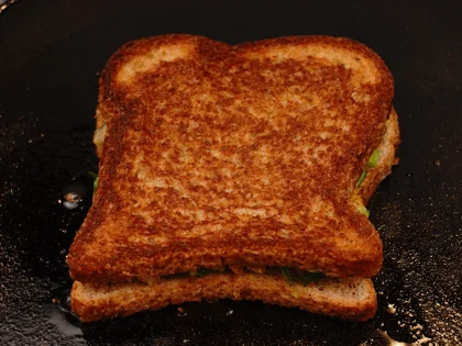 Avocado Chicken Tikka Sandwich -  Flip and finish