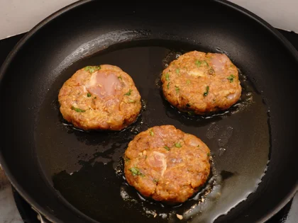 Restaurant Style Chicken Patty Kebab - Browning the patties
