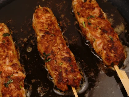 Restaurant Style Chicken Seekh Kebab - Flip and Finish Cooking