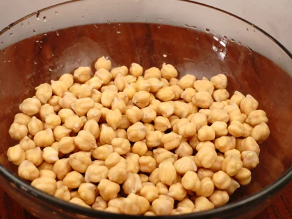 Chickpeas Sprout - Morning: The Initial Setup