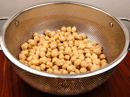 Chickpeas Sprout - Morning: The Initial Setup