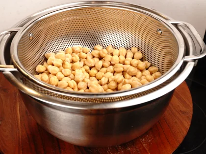 Chickpeas Sprout - Morning: The Initial Setup