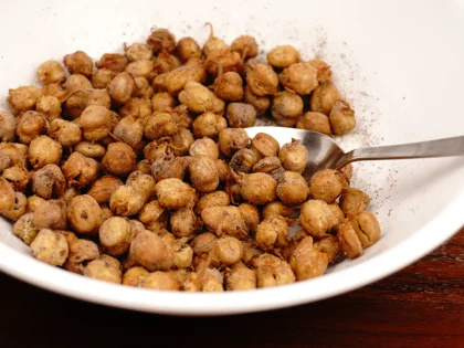Crunchy Air Fried Sprouted Chickpeas - Coating the seasonings
