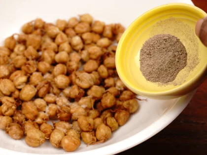 Crunchy Air Fried Sprouted Chickpeas - Coating the seasonings