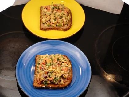 Curd Chicken Open Sandwich - Stuffing the Bread