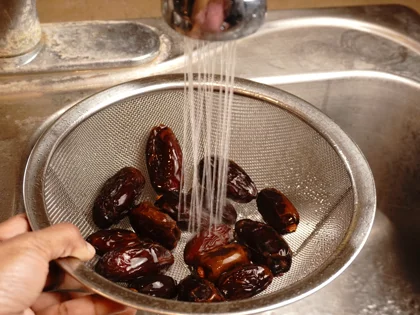 Baking Date / Date Spread - Pitting, Selecting Dates and Rinsing