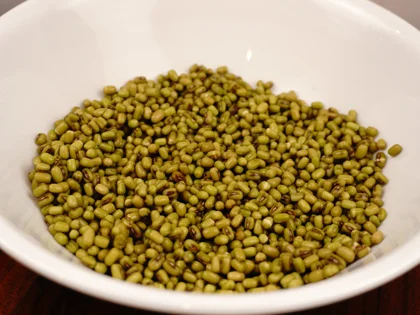 Green gram sprouts -  Drain, rinse (Day 1 morning)