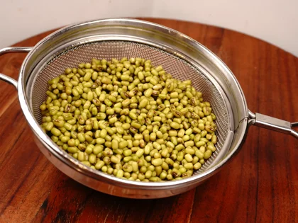 Green gram sprouts -  Drain, rinse (Day 1 morning)