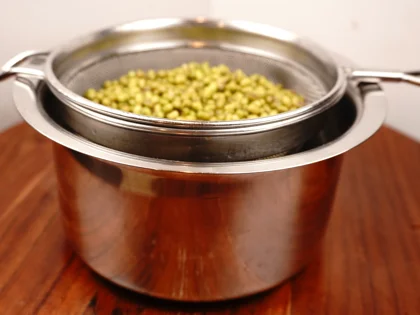Green gram sprouts - Setting up the Sprouting(strainer) set up (Day 1 morning)
