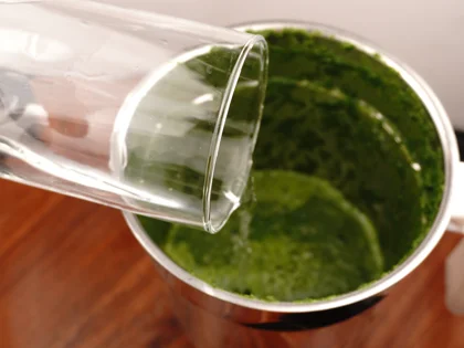 Green Juice With Chia Seeds - Add the Rest of the Water