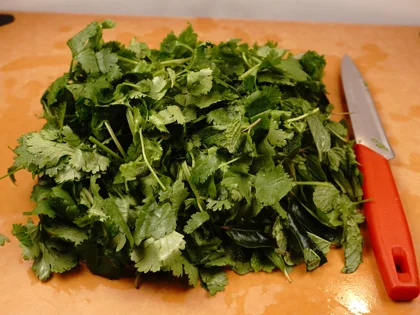 Green Juice With Chia Seeds - Chop the leaves