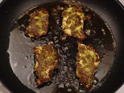 Hariyali Murgh Tikka - Cook the chicken pieces second side untill form brown crust and finish cooking