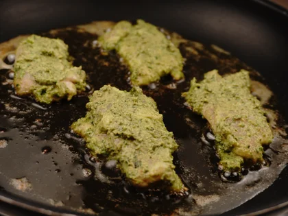 Hariyali Murgh Tikka - Cook the chicken pieces first side untill form brown crust over medium flame