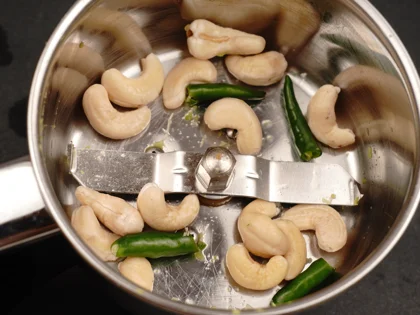 Hariyali Murgh Tikka - Blend the Paste