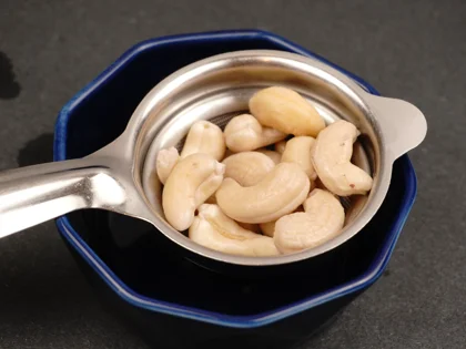 Hariyali Murgh Tikka - Soak the Cashews