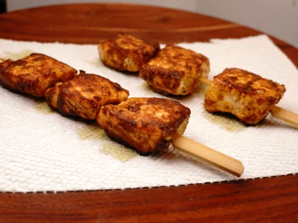 Garlic Fish Tikka (Lasooni Fish Tikka) - Remove Surface Oil and Rest