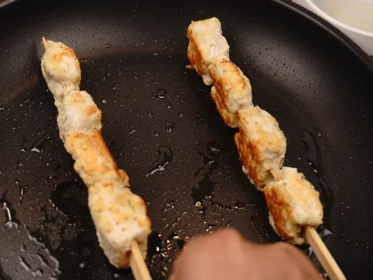 Less Oil Cashew Chicken Tikka (Afghani Murgh Tikka) - Cook the thin edges