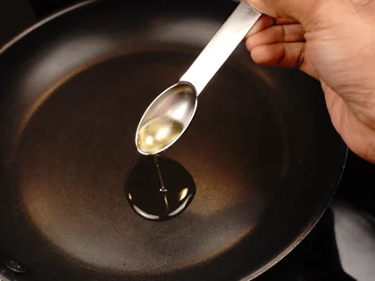 Low Carb, Less Oil Lasooni Fish Tikka - Oil and preheat the pan