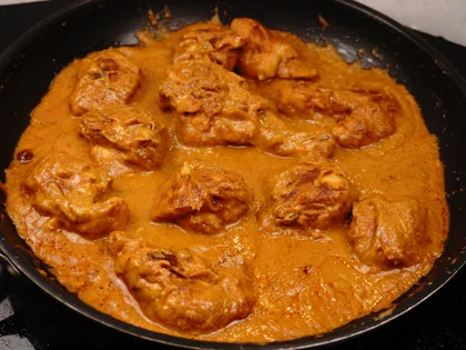 Mughlai Chicken Curry - Simmer with Milk and Saffron