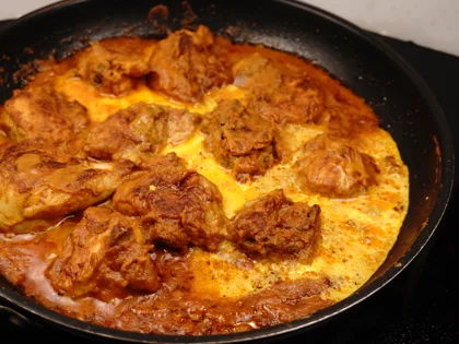 Mughlai Chicken Curry - Simmer with Milk and Saffron