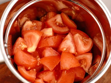 Low Calorie Raw Tomato Smoothie - Blend to a fine Consistency