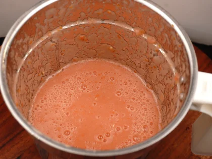 Low Calorie Raw Tomato Smoothie - Blend to a fine Consistency